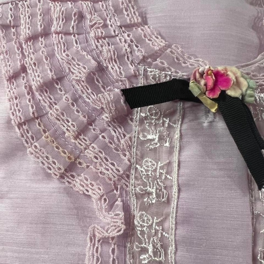 TRUE VINTAGE 1950s Lavender Sheer Lace Blouse Carriage Embroidery - Modern S/M - Picture 7 of 7